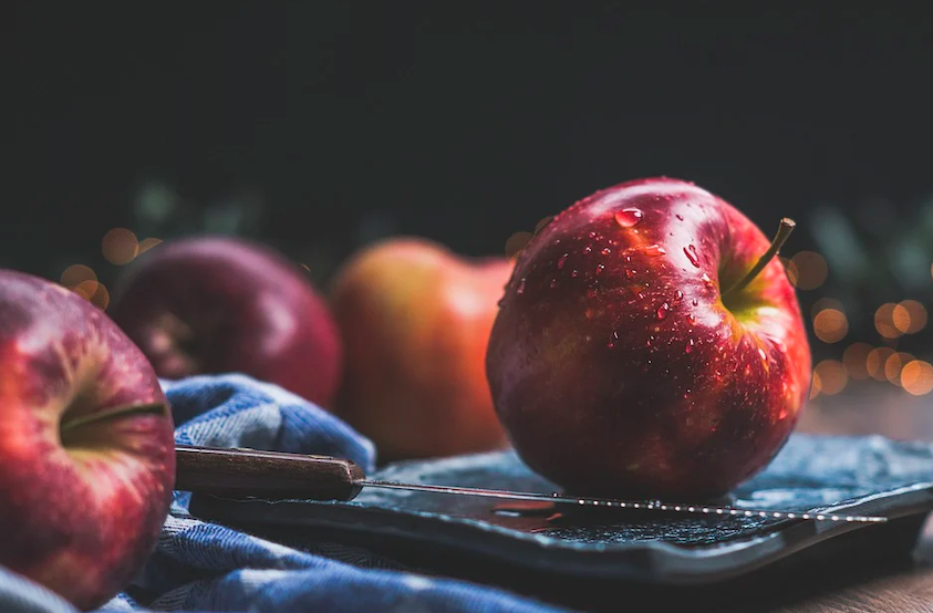 Фото «Как слеза»: лучший рецепт самогона из яблок в домашних условиях в сентябре 2021 года 3